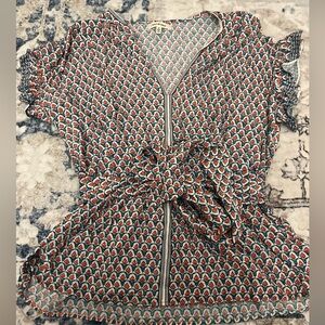 Beautiful blouse and fresh material! Size S